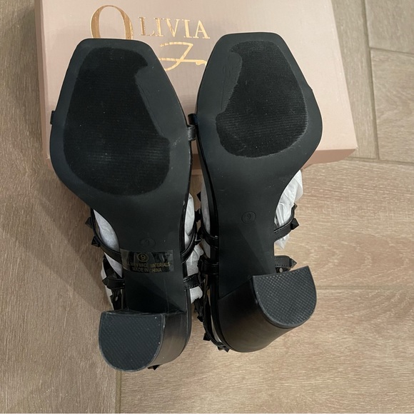 New in Box Black Studded Heels, Size 9 - Picture 5 of 6